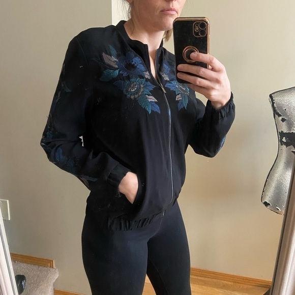 Simons CONTEMPORAINE Black Embroidered bomber jacket size small. - Picture 16 of 17